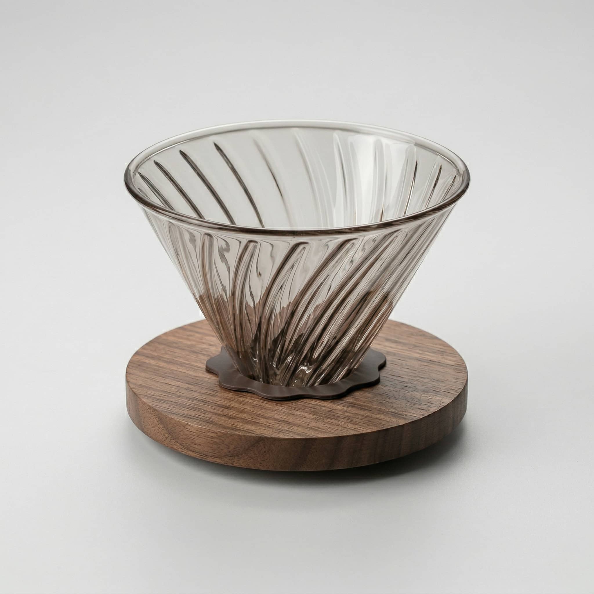 Pour Over dripper 02 i glass og treverk